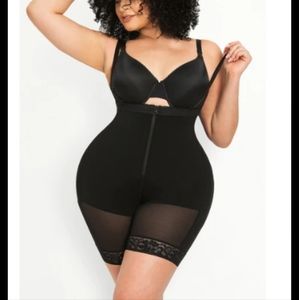 Nwt shapewear xsmall/small